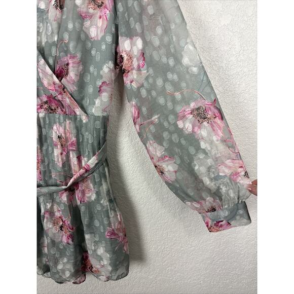 Express Women’s Pleated Wrap Front Romper Size Large Floral Cottagecore Coquette - Picture 9 of 15